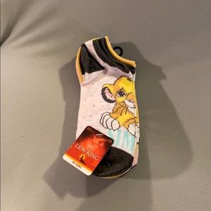 Disney women’s Lion King 5 pair socks. Size 4-9